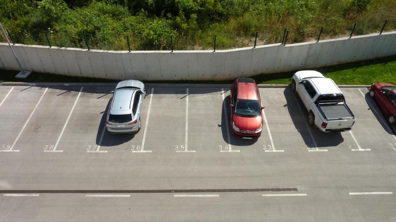 Apartment Jere With Private Parking Zadar Eksteriør billede